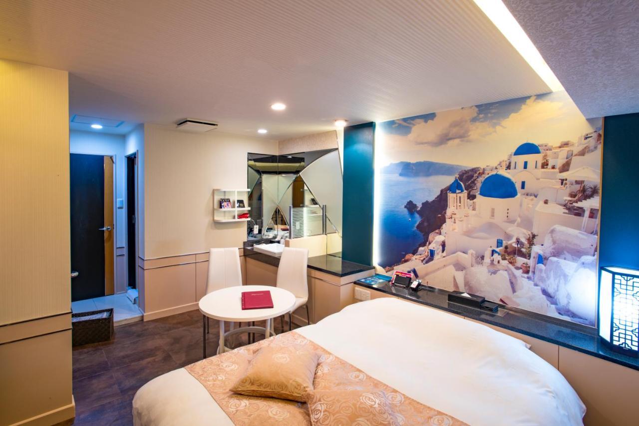 Hotel Apricot (Adults Only) Hiroshima Esterno foto